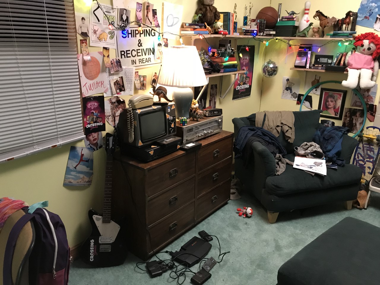 &nbsp;<br>80's girl's bedroom, set built on sound stage 