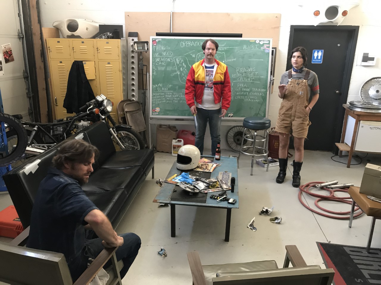 &nbsp;<br>Repair garage lounge, dressed into empty office 