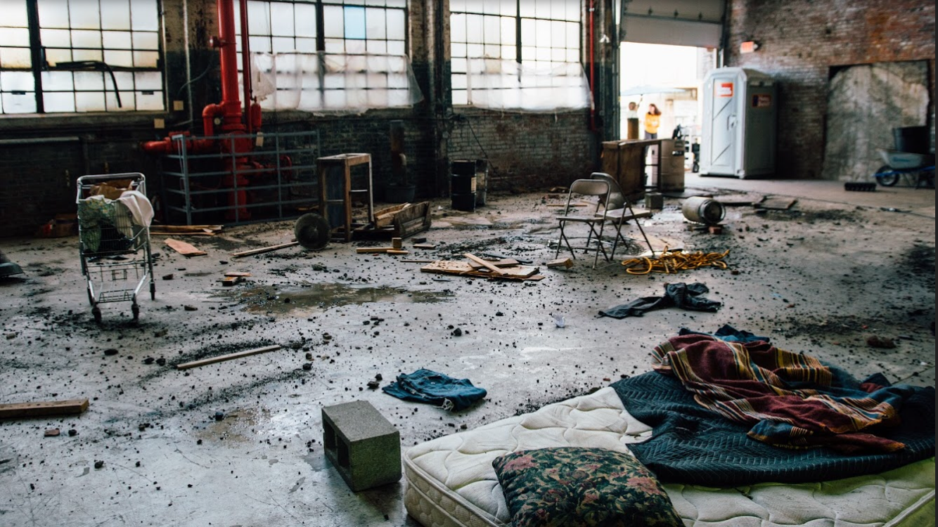 &nbsp;<br>Kidnapper's warehouse, dressed into empty warehouse